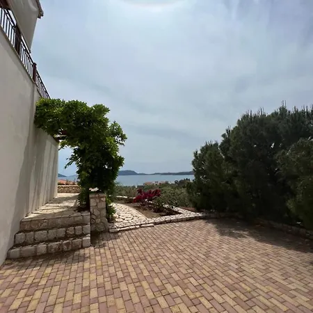 Sea View Ξενοδοχείο 4*