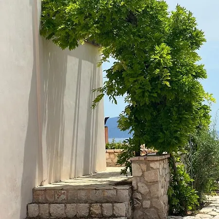 Sea View 4*